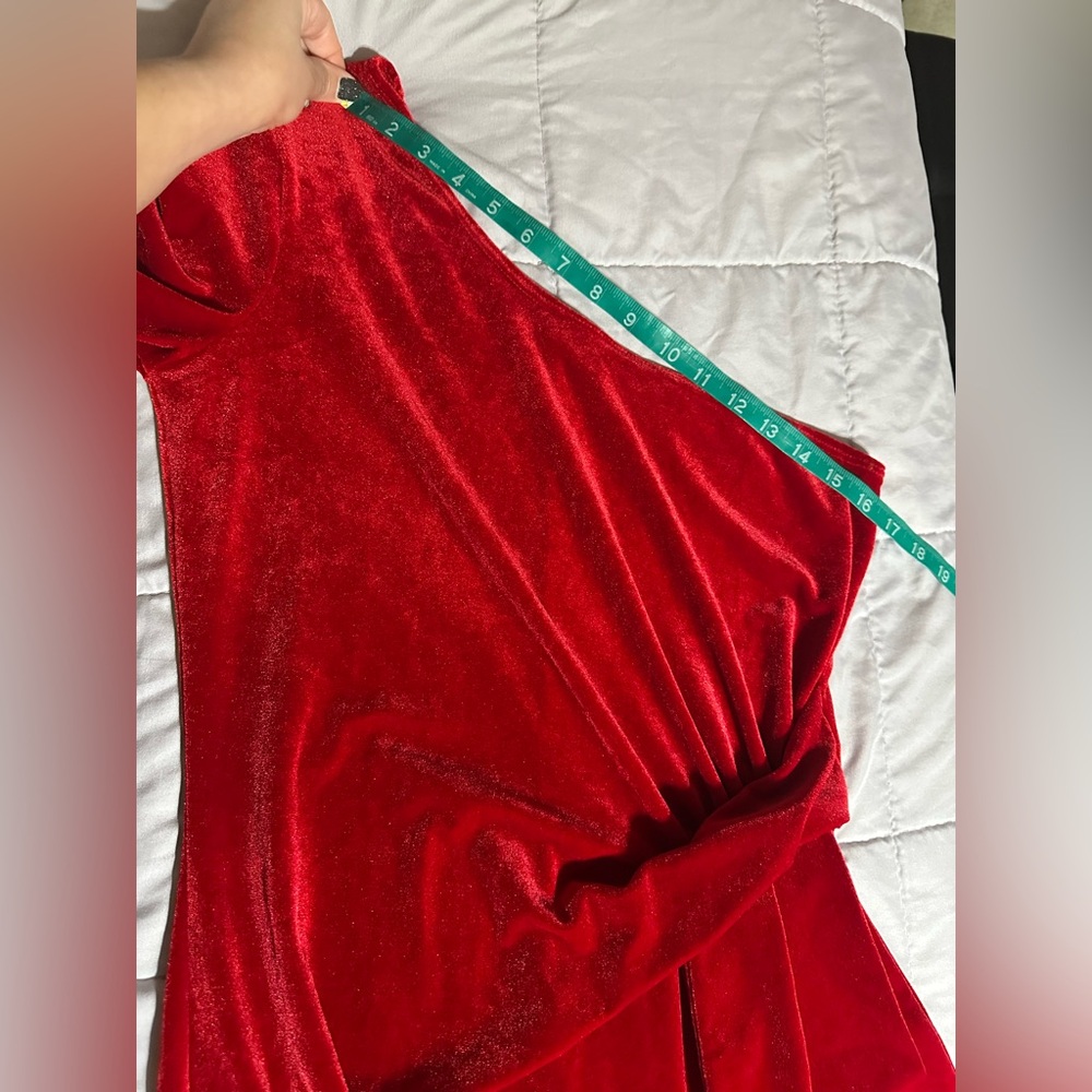 One-Shoulder Red midi Dress - Picture 9 of 13